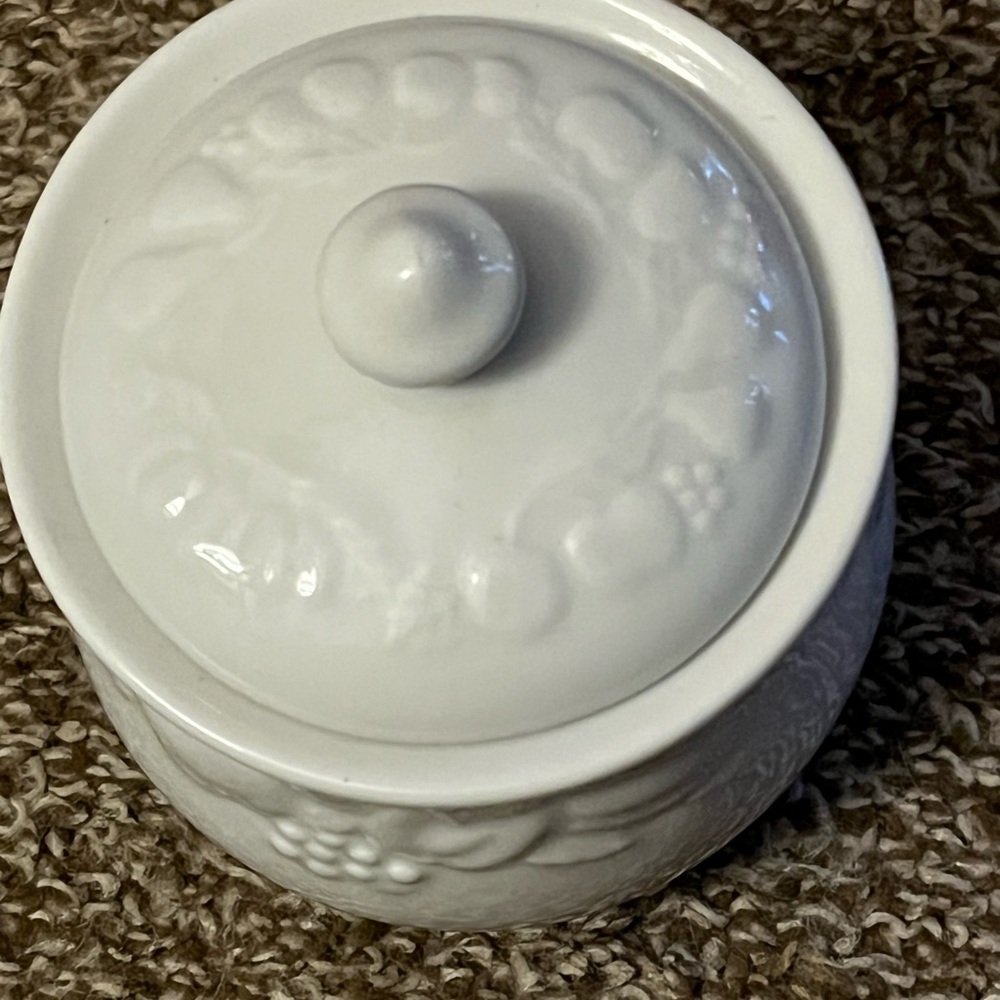 Tabletops Fruit de Blanc Sugar Bowl - Picture 2 of 5